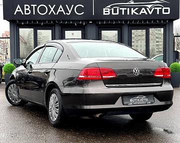 Volkswagen Passat B7 - фото 4