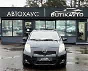 Toyota Yaris II (XP9) · Рестайлинг , 2009 г., механика, бензин - фото 2