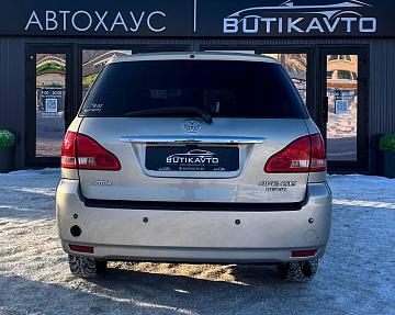 Toyota Avensis Verso I - фото 5