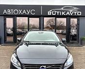 Volvo V60 I · Рестайлинг , 2015 г., механика, дизель - фото 2