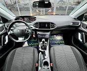 Peugeot 308 T9 · Рестайлинг , 2020 г., механика, дизель - фото 9