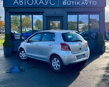 Toyota Yaris II (XP9) · Рестайлинг - фото 5
