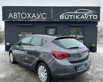 Opel Astra J - фото 4