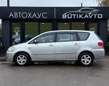 Toyota Avensis Verso I - фото 5