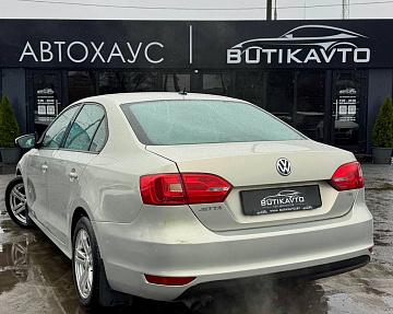 Volkswagen Jetta VI - фото 4