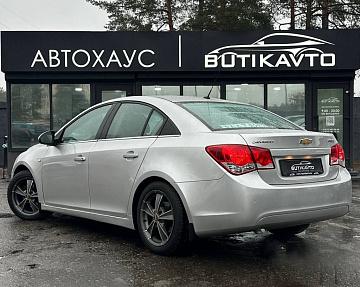 Chevrolet Cruze J300 - фото 4