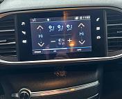 Peugeot 308 T9 · Рестайлинг , 2021 г., механика, дизель - фото 13