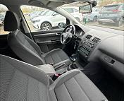 Volkswagen Touran I · 2-й рестайлинг , 2011 г., механика, дизель - фото 10