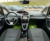 Toyota Verso I · Рестайлинг , 2014 г., механика, дизель - фото 16