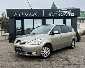 Toyota Avensis Verso I - фото 3