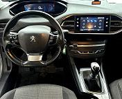 Peugeot 308 T9 · Рестайлинг , 2021 г., механика, дизель - фото 12