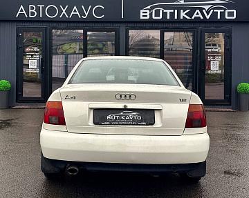 Audi A4 B5 - фото 5