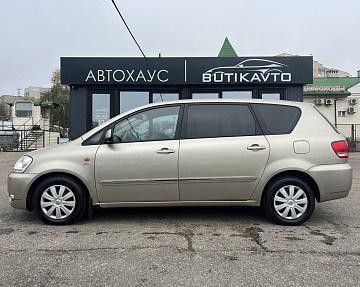 Toyota Avensis Verso I - фото 4
