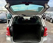 Opel Zafira B · Рестайлинг , 2013 г., механика, дизель - фото 15