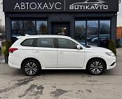 Mitsubishi Outlander III · 3-й рестайлинг , 2022 г., вариатор, бензин - фото 8