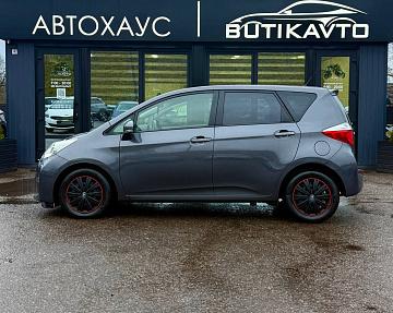 Toyota Verso-S I - фото 4