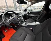 Volvo V60 I · Рестайлинг , 2015 г., механика, дизель - фото 8