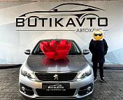 Peugeot 308 T9 · Рестайлинг , 2020 г., механика, бензин