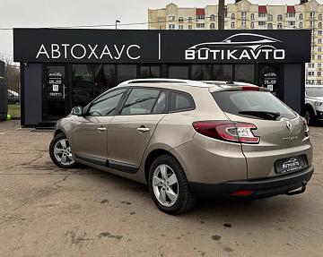 Renault Megane III - фото 4