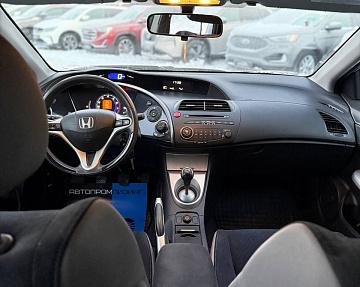 Honda Civic VIII - фото 3