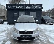 Skoda Fabia 5J · Рестайлинг , 2010 г., механика, бензин - фото 2