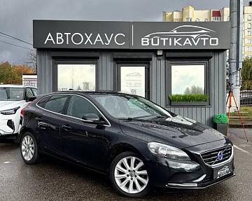 Volvo V40 II