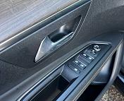 Peugeot 3008 II · Рестайлинг , 2022 г., автомат, дизель - фото 9