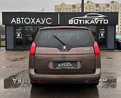 Peugeot 5008 I · Рестайлинг , 2014 г., механика, дизель - фото 5