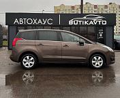 Peugeot 5008 I · Рестайлинг , 2014 г., механика, дизель - фото 7