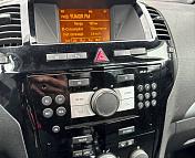 Opel Zafira B · Рестайлинг , 2009 г., механика, дизель - фото 9