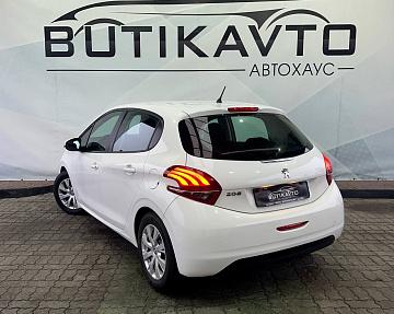 Peugeot 208 I · Рестайлинг - фото 5