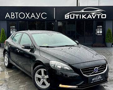 Volvo V40 II