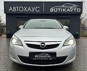 Opel Astra J · Рестайлинг , 2012 г., механика, дизель - фото 2