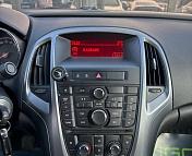 Opel Astra J · Рестайлинг , 2013 г., механика, бензин - фото 16