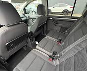 Volkswagen Touran I · 2-й рестайлинг , 2011 г., механика, дизель - фото 9