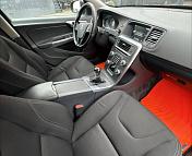 Volvo V60 I · Рестайлинг , 2015 г., механика, дизель - фото 10