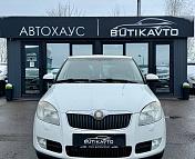 Skoda Fabia 5J · Рестайлинг , 2010 г., механика, бензин - фото 2