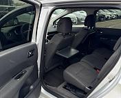 Peugeot 5008 I · Рестайлинг , 2014 г., механика, дизель - фото 12