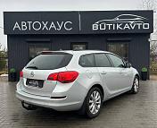 Opel Astra J · Рестайлинг , 2012 г., механика, дизель - фото 6