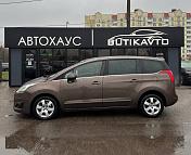 Peugeot 5008 I · Рестайлинг , 2014 г., механика, дизель - фото 8