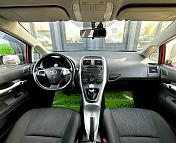 Toyota Auris I (E150) · Рестайлинг , 2010 г., механика, дизель - фото 10
