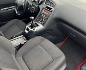 Peugeot 5008 I · Рестайлинг , 2016 г., механика, дизель  - фото 13