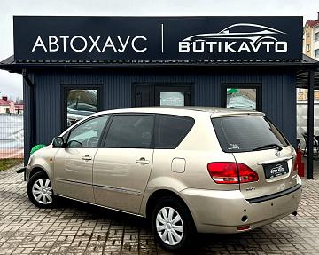 Toyota Avensis Verso I - фото 5