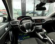 Peugeot 308 T9 · Рестайлинг , 2018 г., механика, дизель - фото 15