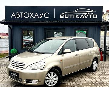 Toyota Avensis Verso I - фото 3