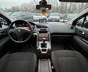 Peugeot 5008 I · Рестайлинг , 2015 г., механика, дизель - фото 9